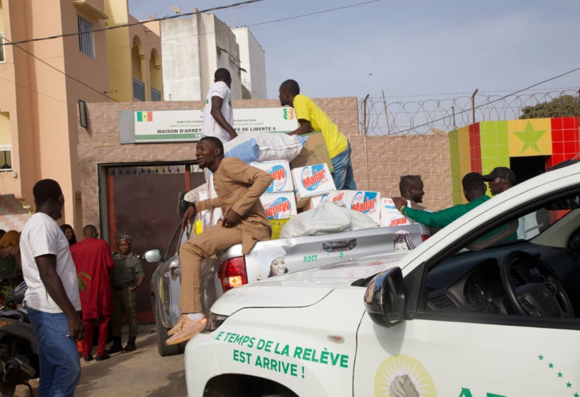 8 mars : Anta Babacar Ngom au chevet des femmes détenues 8 mars : Anta Babacar Ngom au chevet des femmes détenues