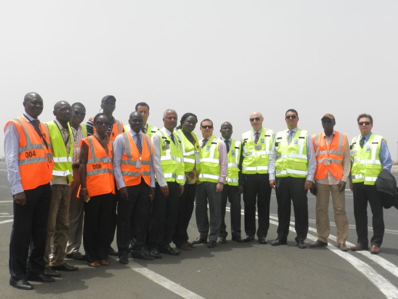 Des experts de l'équipe d'APEX et des agents de l'ADS Des experts de l'équipe d'APEX et des agents de l'ADS