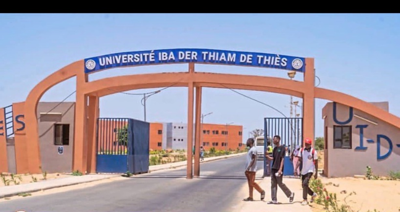 Université Iba Der Thiam: le vice-directeur oblige les étudiants à passer leur examen au lendemain de la Présidentielle Université Iba Der Thiam: le vice-directeur oblige les étudiants à passer leur examen au lendemain de la Présidentielle