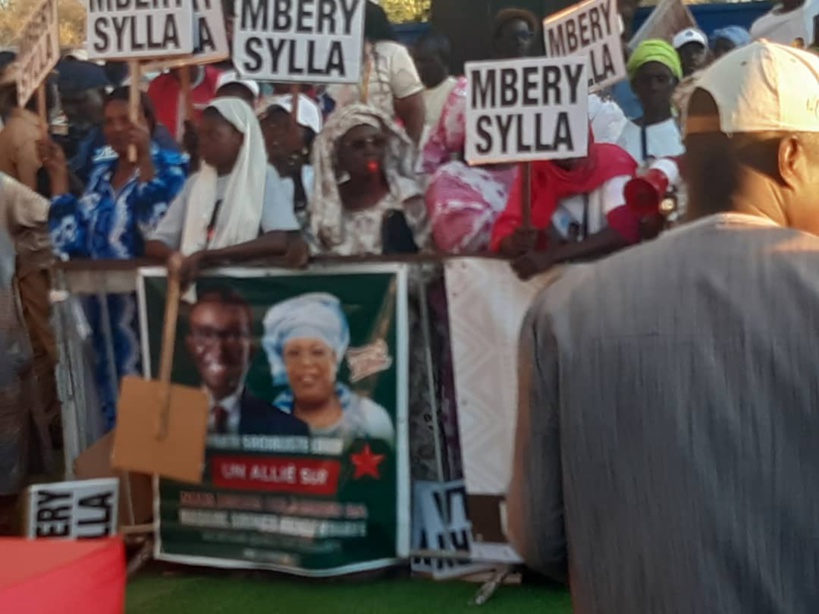 Campagne électorale : "les maires de Louga prêtent à porter Amadou Ba à la tête du pays le 24 mars comme le veut Macky Sall Campagne électorale : "les maires de Louga prêtent à porter Amadou Ba à la tête du pays le 24 mars comme le veut Macky Sall