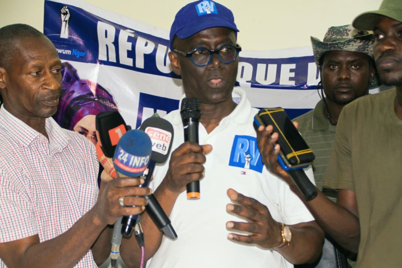 Verdict de la Cour Suprême qui déboute Karim Wade et ses alliés: Thierno Alassane Sall avait pris les devants en... Verdict de la Cour Suprême qui déboute Karim Wade et ses alliés: Thierno Alassane Sall avait pris les devants en...