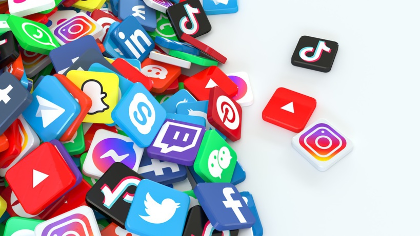 Inde: un service du ministère de l'Information autorisé à censurer les réseaux sociaux