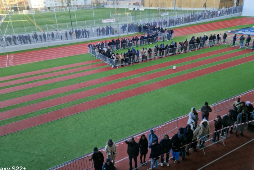 Election présidentielle à Paris : les jeunes prennent d'assaut les bureaux de vote Election présidentielle à Paris : les jeunes prennent d'assaut les bureaux de vote