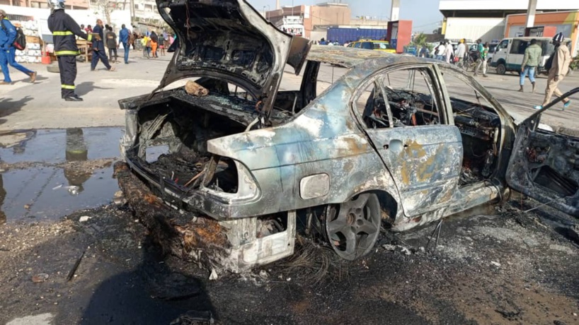Mort d'un jeune mécanicien á Pikine : un véhicule d'un policier brûlé par des manifestants 
