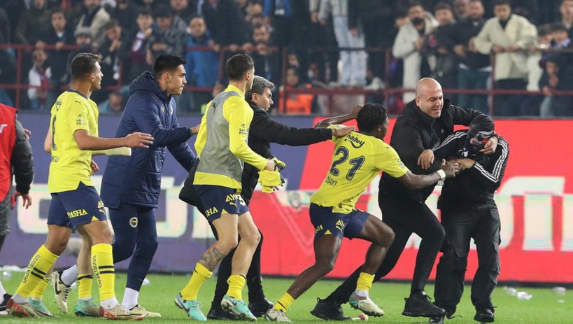 Fenerbahçe : trois joueurs en commission de discipline Fenerbahçe : trois joueurs en commission de discipline