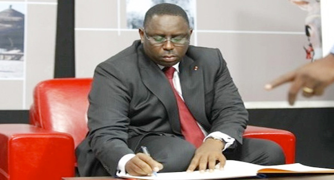 Macky Sall met fin aux fonctions de Sidiki Kaba et de plusieurs membres de son cabinet