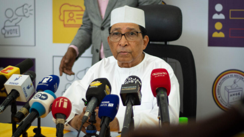 Tchad: polémique après l'apparition d'affiches électorales du président de la transition avant la campagne officielle Tchad: polémique après l'apparition d'affiches électorales du président de la transition avant la campagne officielle