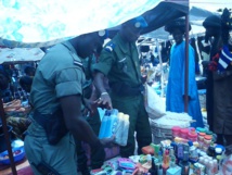 Matam : Boul faalé, produits pharmaceutiques, 4,750 tonnes de charbon, saisi par la gendarmerie Matam : Boul faalé, produits pharmaceutiques, 4,750 tonnes de charbon, saisi par la gendarmerie