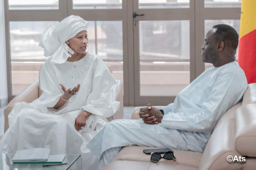 Passation de service : Aissata Tall Sall donne rendez-vous pour bientôt pour les "tâches politiques" Passation de service : Aissata Tall Sall donne rendez-vous pour bientôt pour les "tâches politiques"