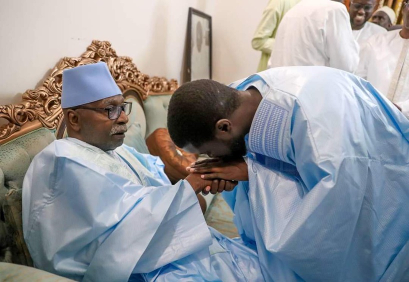 Visite chez les familles religieuses : après Touba le Président Bassirou D Faye a fait cap sur Tivaouane Visite chez les familles religieuses : après Touba le Président Bassirou D Faye a fait cap sur Tivaouane