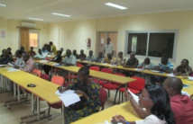 Ouagadougou: Des acteurs du secteur minier réfléchissent en vue de règlementer l'exploitation artisanale de l'or Ouagadougou: Des acteurs du secteur minier réfléchissent en vue de règlementer l'exploitation artisanale de l'or