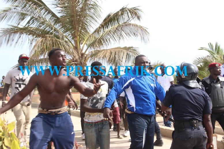 URGENT Affrontement - saison TNT: Ama Baldé arrêté après avoir bastonné un policier (PHOTOS) URGENT Affrontement - saison TNT: Ama Baldé arrêté après avoir bastonné un policier (PHOTOS)