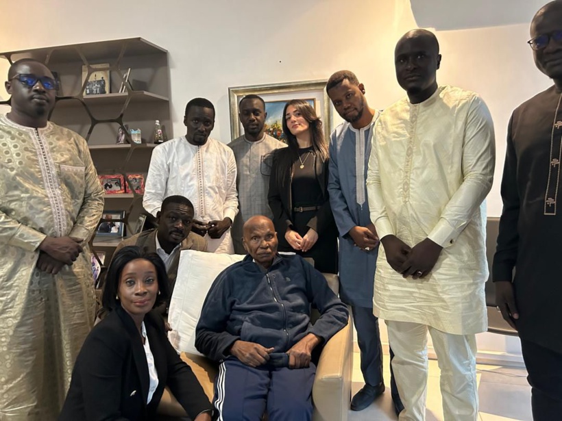 Cinquantenaire du PDS : Les directives du Président Wade à son pool Communication Cinquantenaire du PDS : Les directives du Président Wade à son pool Communication