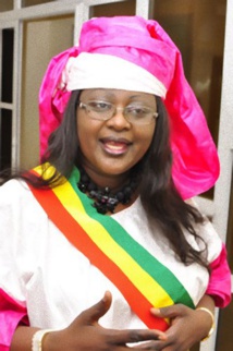 Querelles de borne fontaine entre une ministre et une député à Keur Massar: Macky les convoque, mais sans issue Querelles de borne fontaine entre une ministre et une député à Keur Massar: Macky les convoque, mais sans issue