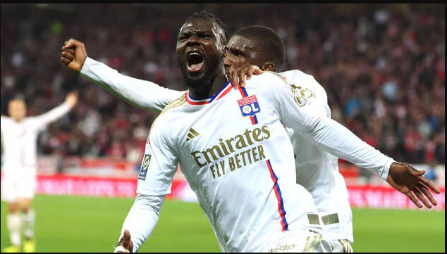 Ligue 1 : Lyon renverse Lille et se rapproche de l’Europe