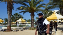 Depuis l'attentat du 26 juin à Sousse, 1 400 policiers ont été assignés à la protection des hôtels, selon le Premier ministre tunisien. AFP PHOTO / FETHI BELAID