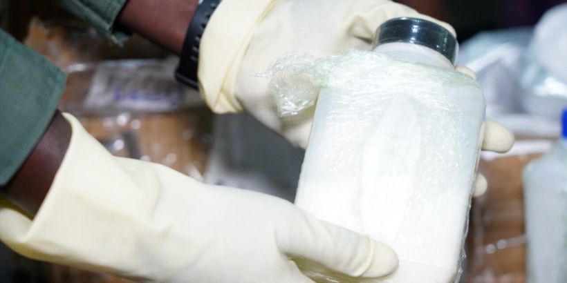 Saisie de drogue hallucinogène à l'AIBD : quatre (4) individus arrêtés par les agents des Douanes Saisie de drogue hallucinogène à l'AIBD : quatre (4) individus arrêtés par les agents des Douanes