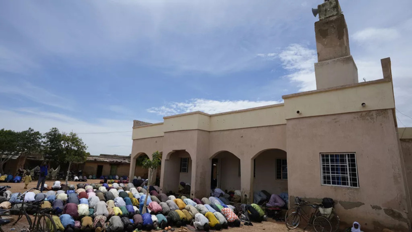 Nigeria : au moins 24 blessés dans l'attaque d'une mosquée Nigeria : au moins 24 blessés dans l'attaque d'une mosquée