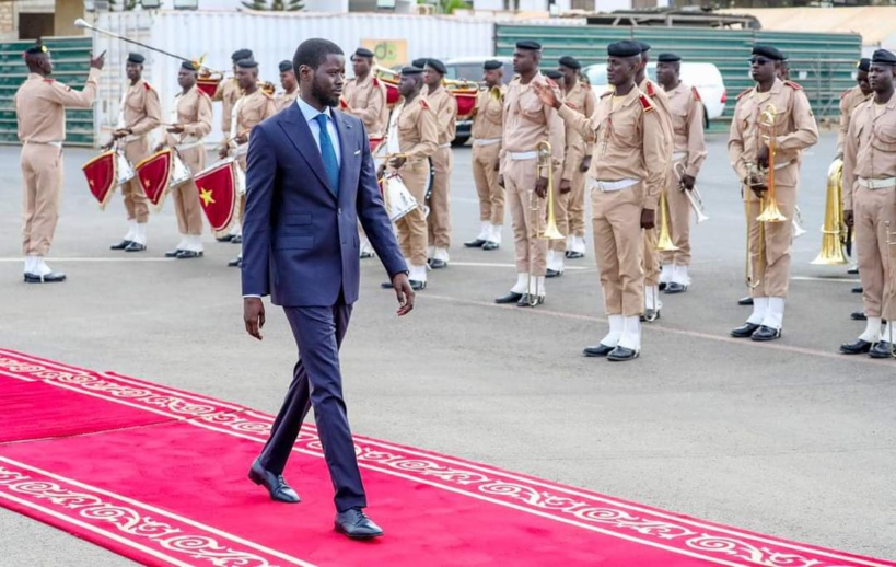 Diplomatie: le Président Bassirou Diomaye Faye a quitté Dakar ce matin pour Nigeria et Ghana Diplomatie: le Président Bassirou Diomaye Faye a quitté Dakar ce matin pour Nigeria et Ghana