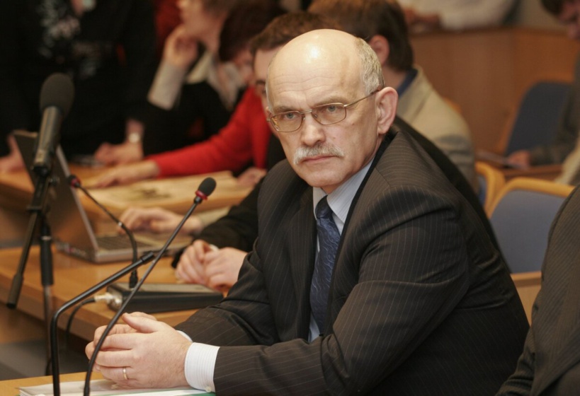 Un scientifique russe de 77 ans, Anatoli Maslov, condamné pour «trahison» à 14 ans de prison Un scientifique russe de 77 ans, Anatoli Maslov, condamné pour «trahison» à 14 ans de prison