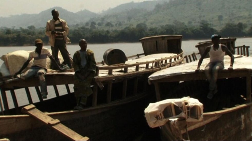 Centrafrique: des voyageurs soulagés par la reprise de la navigation un mois après le naufrage d'une baleinière Centrafrique: des voyageurs soulagés par la reprise de la navigation un mois après le naufrage d'une baleinière