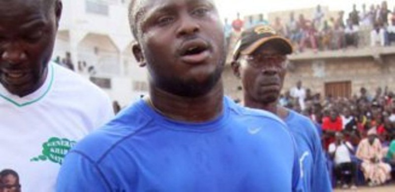 Dernière minute: Modou LO a quitté son domicile Dernière minute: Modou LO a quitté son domicile