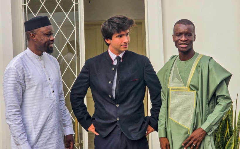 Ousmane Sonko rend hommage à Juan Branco : « Il s’est donné corps et âme pour le projet, bénévolement et passionnément » Ousmane Sonko rend hommage à Juan Branco : « Il s’est donné corps et âme pour le projet, bénévolement et passionnément »