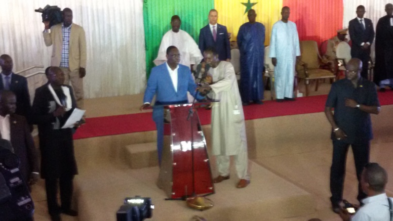 Macky Sall aux étudiants : " je suis d’accord qu’il faut revendiquer, mais faites-le sans violence" Macky Sall aux étudiants : " je suis d’accord qu’il faut revendiquer, mais faites-le sans violence"