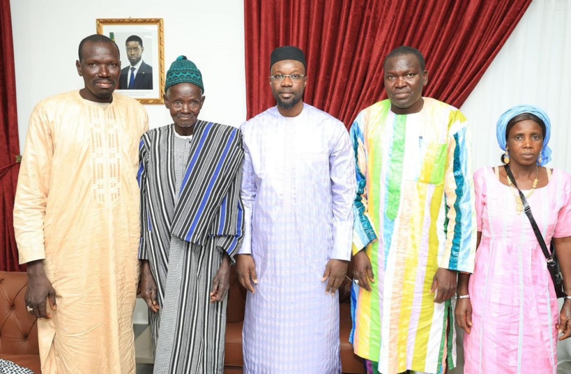 Conflit foncier : le PM Ousmane Sonko a reçu une délégation de Ndenglér Conflit foncier : le PM Ousmane Sonko a reçu une délégation de Ndenglér