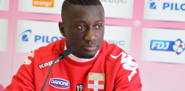 Couloir droit des Lions : la solution Youssouf Sabaly à l'étude