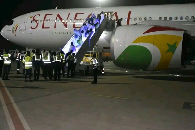 Hajj 2024 : arrivée du premier vol d'Air Sénégal avec 285 pèlerins venus de la Mecque Hajj 2024 : arrivée du premier vol d'Air Sénégal avec 285 pèlerins venus de la Mecque