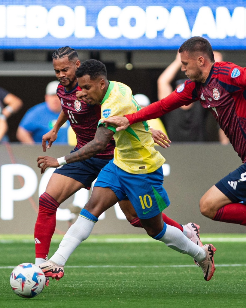 Copa America : le Brésil et le Costa Rica se neutralisent Copa America : le Brésil et le Costa Rica se neutralisent