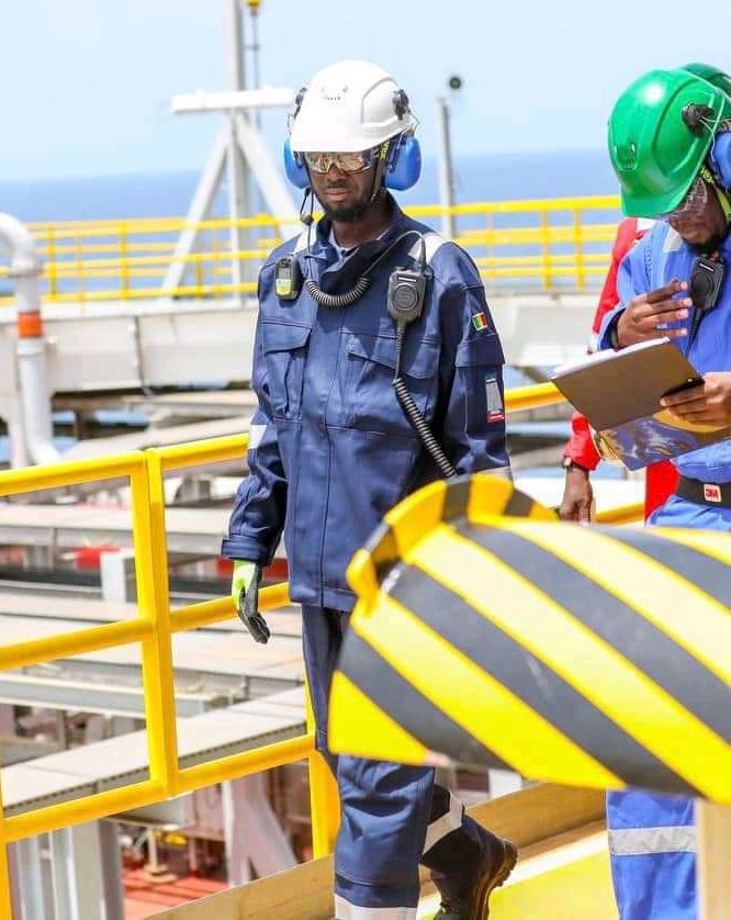 Visite du Président Diomaye à la plateforme Sangomar : quelques images qui en témoignent Visite du Président Diomaye à la plateforme Sangomar : quelques images qui en témoignent