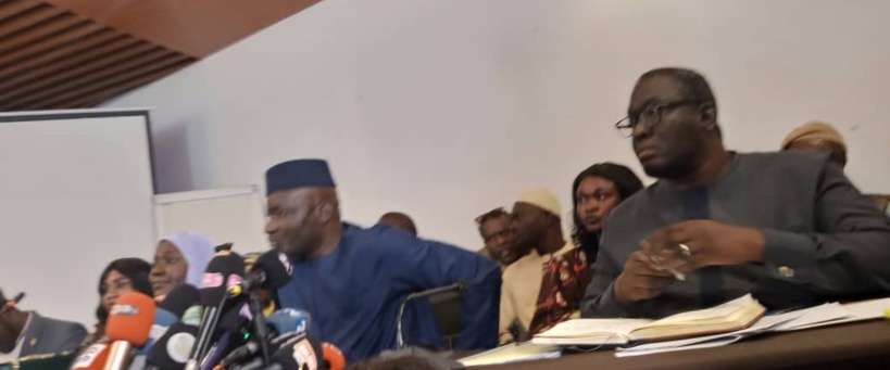 « Falsification » du règlement intérieur : les députés de YAW dénoncent « une fraude et une atteinte grave de la Constitution » « Falsification » du règlement intérieur : les députés de YAW dénoncent « une fraude et une atteinte grave de la Constitution »