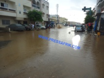 Images  ​Après la pluie, les dégâts à l’unité 6 des Parcelles Assainies
