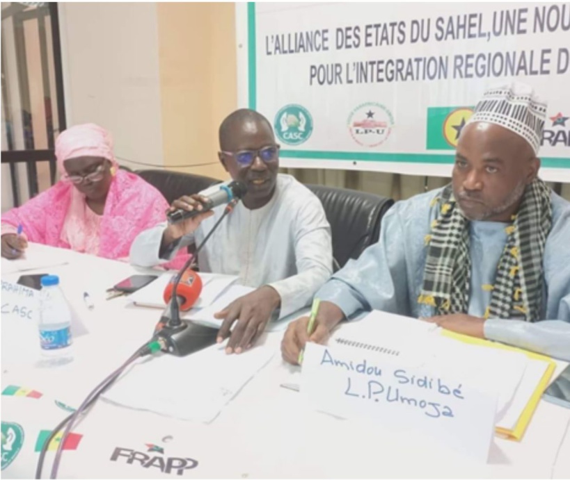 Ousmane Sonko a examiné le Communiqué formulé à issue de la conférence « l'AES, une nouvelle plateforme pour l'intégration régionale du Sénégal » Ousmane Sonko a examiné le Communiqué formulé à issue de la conférence « l'AES, une nouvelle plateforme pour l'intégration régionale du Sénégal »
