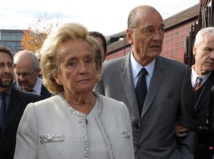 Jacques Chirac-La phrase assassine et humiliante de Bernadette: «Il me salope quatre costumes par semaine» Jacques Chirac-La phrase assassine et humiliante de Bernadette: «Il me salope quatre costumes par semaine»