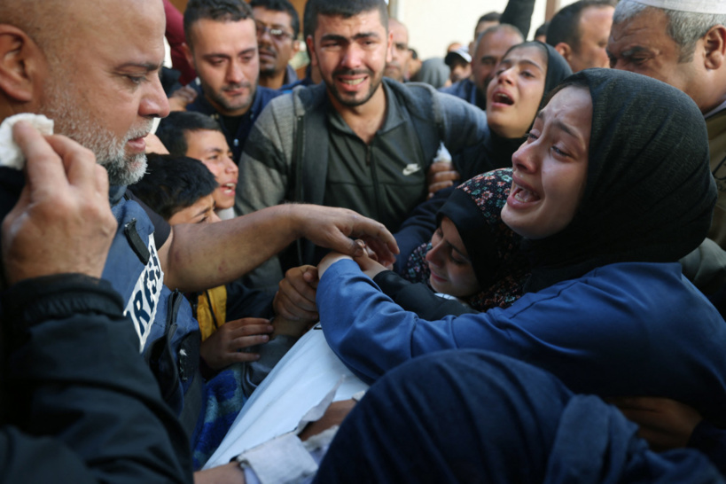 Guerre Israël/Hamas : la chaîne Al Jazeera annonce la mort de deux de ses journalistes lors d'un bombardement israélien Guerre Israël/Hamas : la chaîne Al Jazeera annonce la mort de deux de ses journalistes lors d'un bombardement israélien