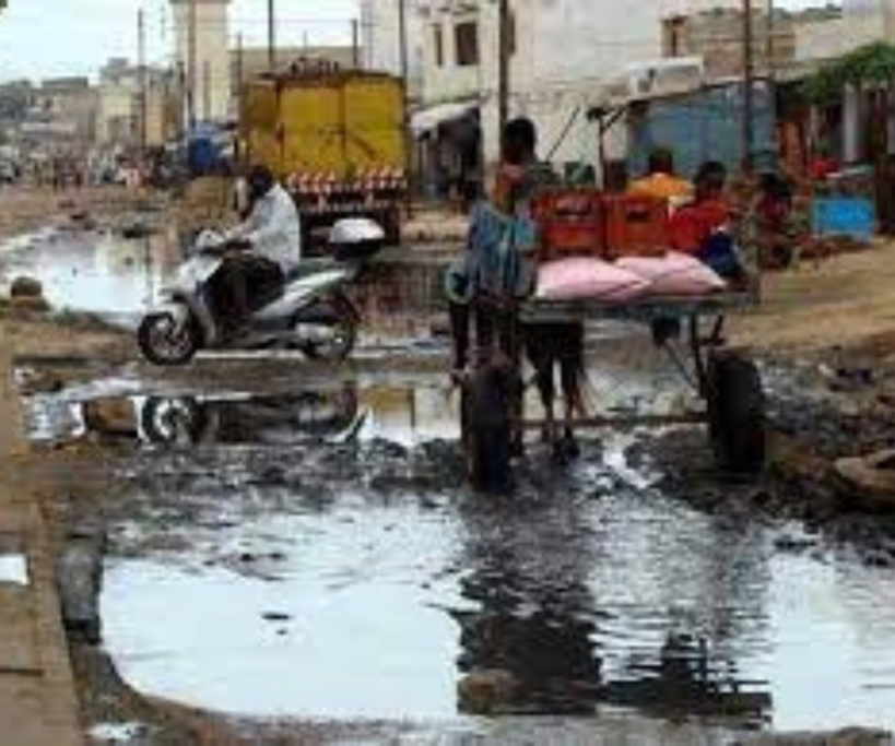 Pikine Nietty Mbar: un quinquagénaire pique une crise, tombe dans une fosse septique et meurt Pikine Nietty Mbar: un quinquagénaire pique une crise, tombe dans une fosse septique et meurt