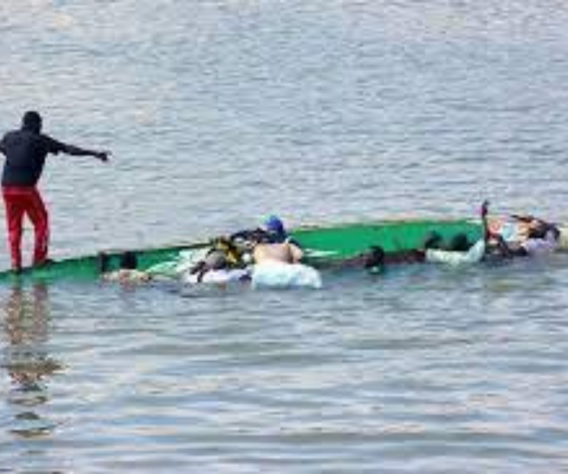 Chavirement de pirogue dans la Falémé : 5 corps sans vie encore repêchés et 9 personnes toujours introuvables Chavirement de pirogue dans la Falémé : 5 corps sans vie encore repêchés et 9 personnes toujours introuvables
