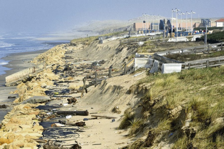 Furie de la mer: des tombes déterrées à Rufisque