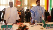 Le président malien IBK (g) et le président du Niger Mahmadou Issoufou, le 2 septembre à Niamey.2015. DR