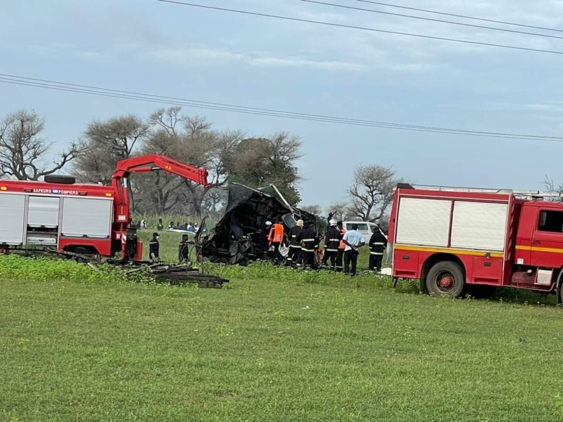 Urgent – Grave accident à Ndiama Fall (Thiès) : 16 morts et 22 blessés dans une collision entre un camion et un bus Urgent – Grave accident à Ndiama Fall (Thiès) : 16 morts et 22 blessés dans une collision entre un camion et un bus