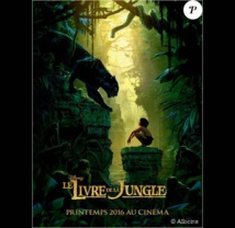 Le Livre de la Jungle: Scarlett Johansson envoûtante en serpent devant Mowgli Le Livre de la Jungle: Scarlett Johansson envoûtante en serpent devant Mowgli