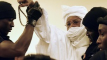 Direct procès : arrêté, un pro-Habré face aux juges des CAE