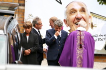 JEAN-LOUIS BORLOO TRÈS ÉMU AUX OBSÈQUES DE SA MÈRE JEAN-LOUIS BORLOO TRÈS ÉMU AUX OBSÈQUES DE SA MÈRE