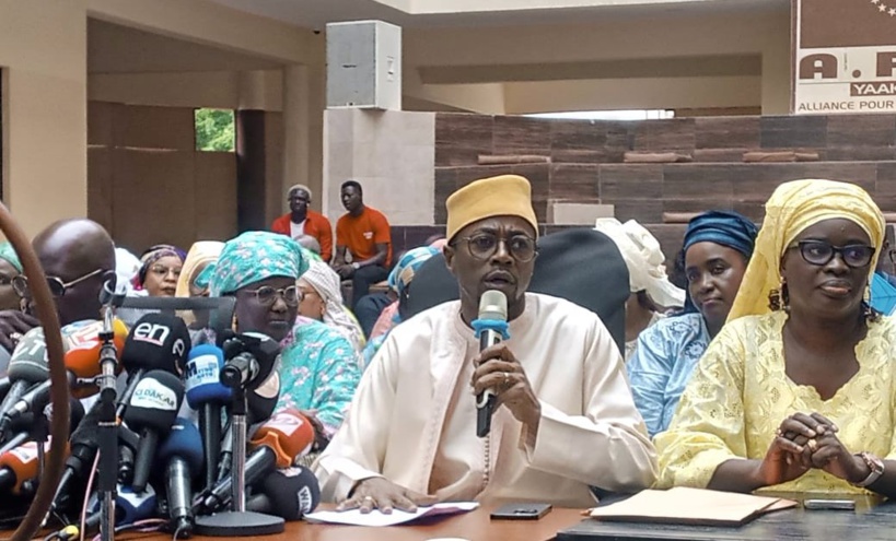 Dissolution de l’Assemblée : l’APR dézingue le « couple Sonko -Diomaye » et dénonce « une stratégie ridicule » Dissolution de l’Assemblée : l’APR dézingue le « couple Sonko -Diomaye » et dénonce « une stratégie ridicule »