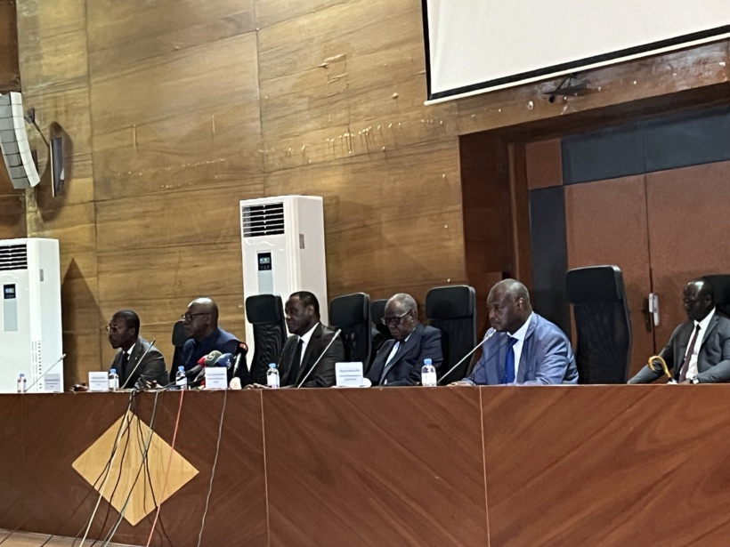 Sénégal : 27 membres du Pool Judiciaire Financier installés pour renforcer la lutte contre la criminalité économique et financière Sénégal : 27 membres du Pool Judiciaire Financier installés pour renforcer la lutte contre la criminalité économique et financière