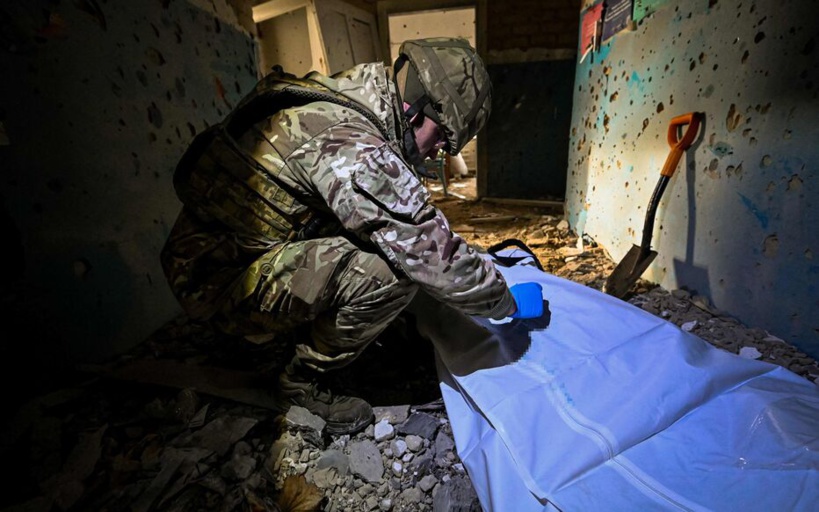 Ukraine: six morts dans une double frappe contre un établissement médical Ukraine: six morts dans une double frappe contre un établissement médical