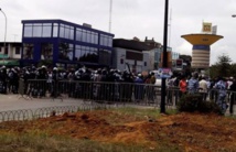 Marche de l'opposition à Abidjan: Des policiers déployés autour de la RTI, la télévision publique Marche de l'opposition à Abidjan: Des policiers déployés autour de la RTI, la télévision publique